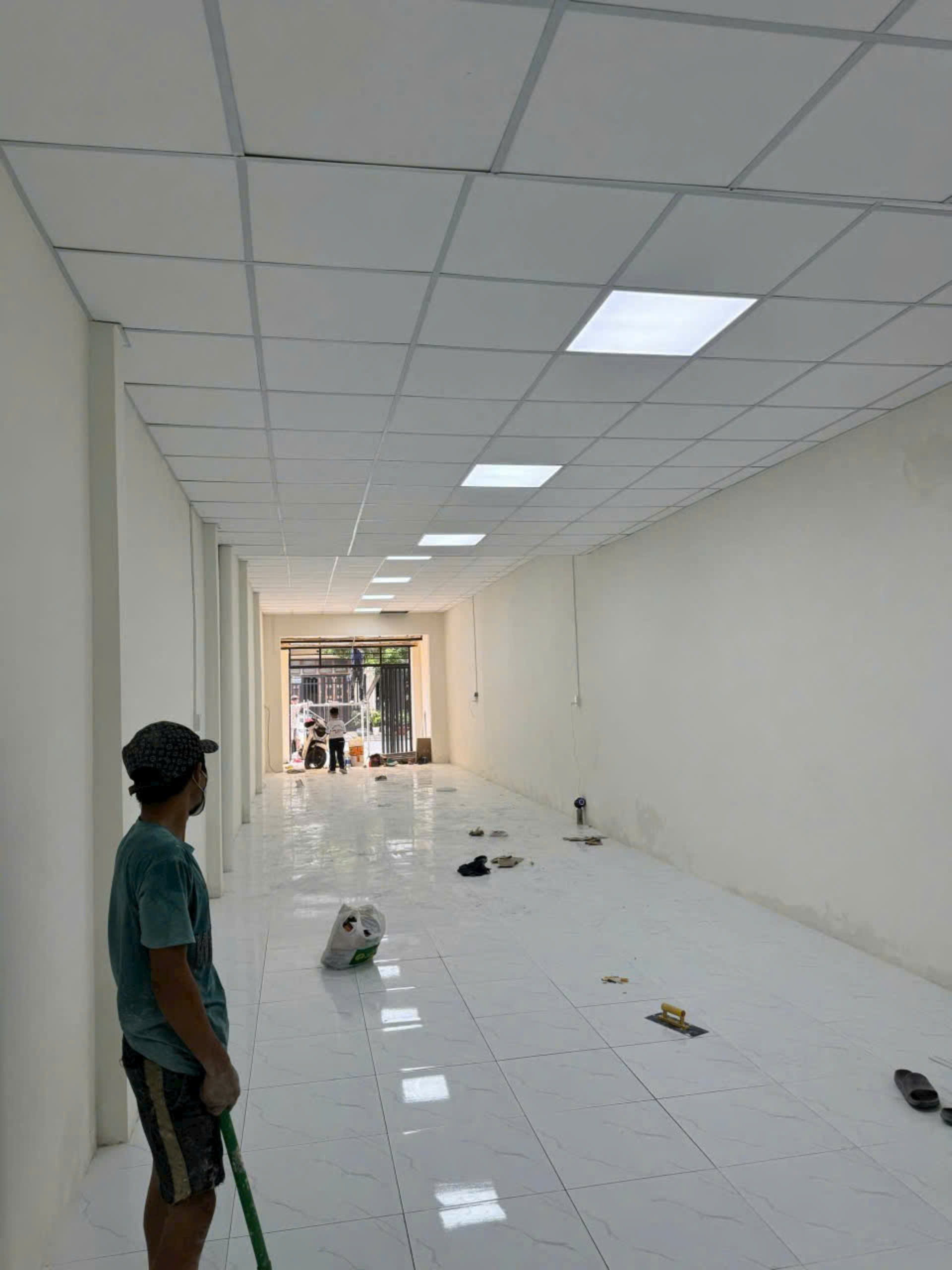Hình ảnh của Nhà Cấp 4 Trống Suốt Cho Thuê Gấp Tại Tân Kiễng