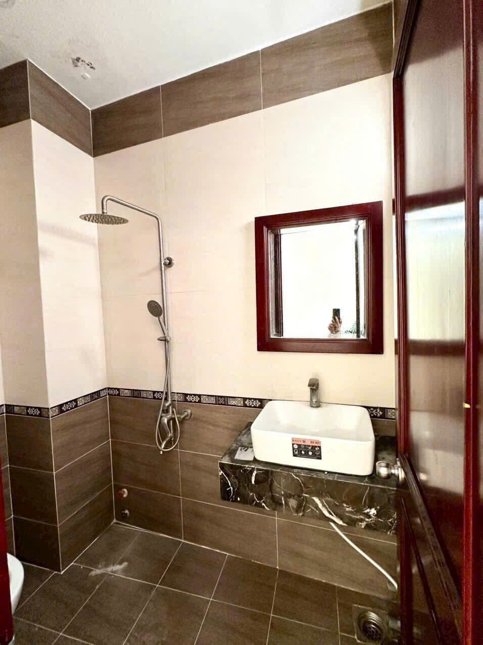 Hình ảnh của Nhà Hoàng Quốc Việt Cho Thuê Nguyên Căn Cạnh Sân Vận Động Q7