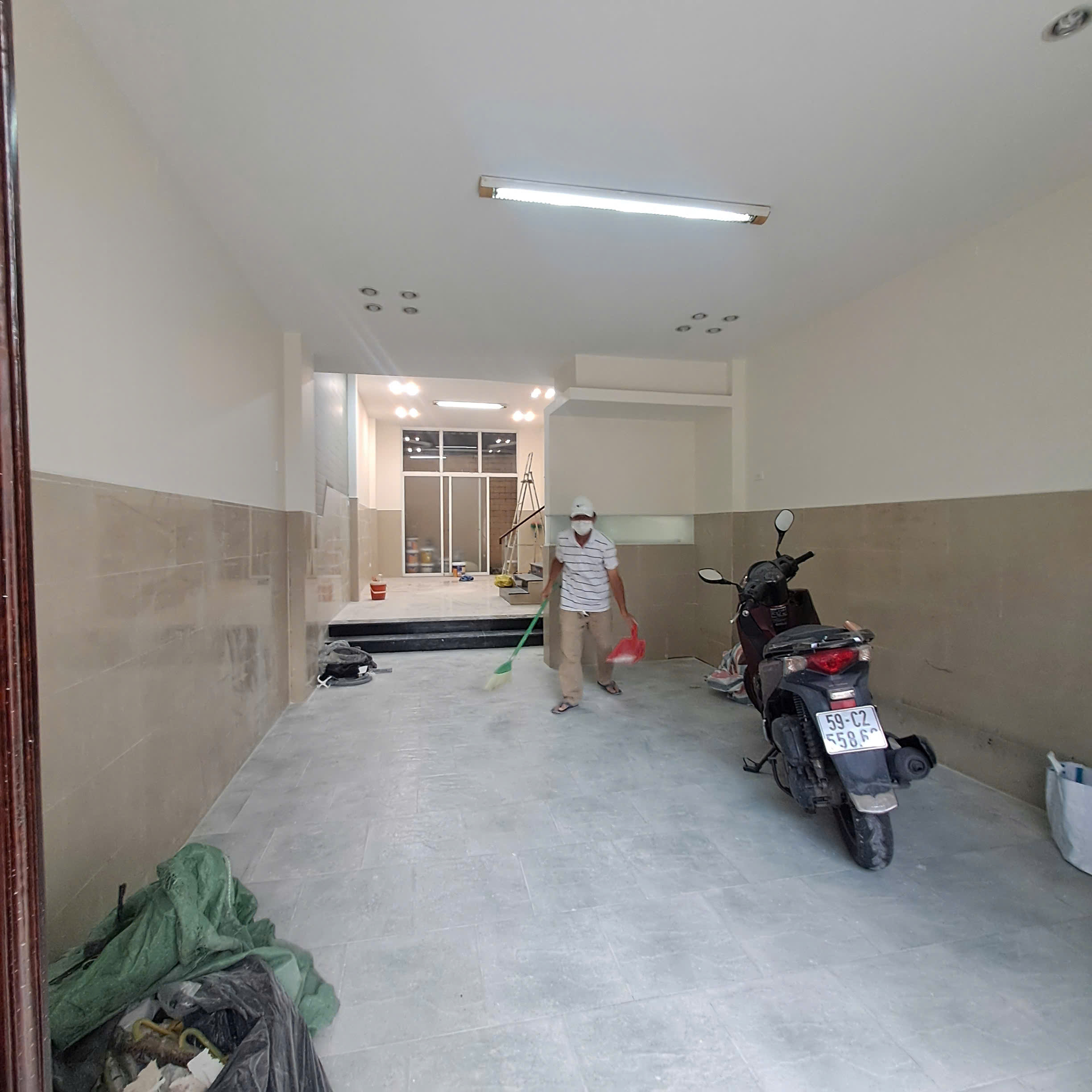 Hình ảnh của Nhà Nguyên Căn 3 Lầu Cho Thuê Lâu Dài Tại Tân Kiễng