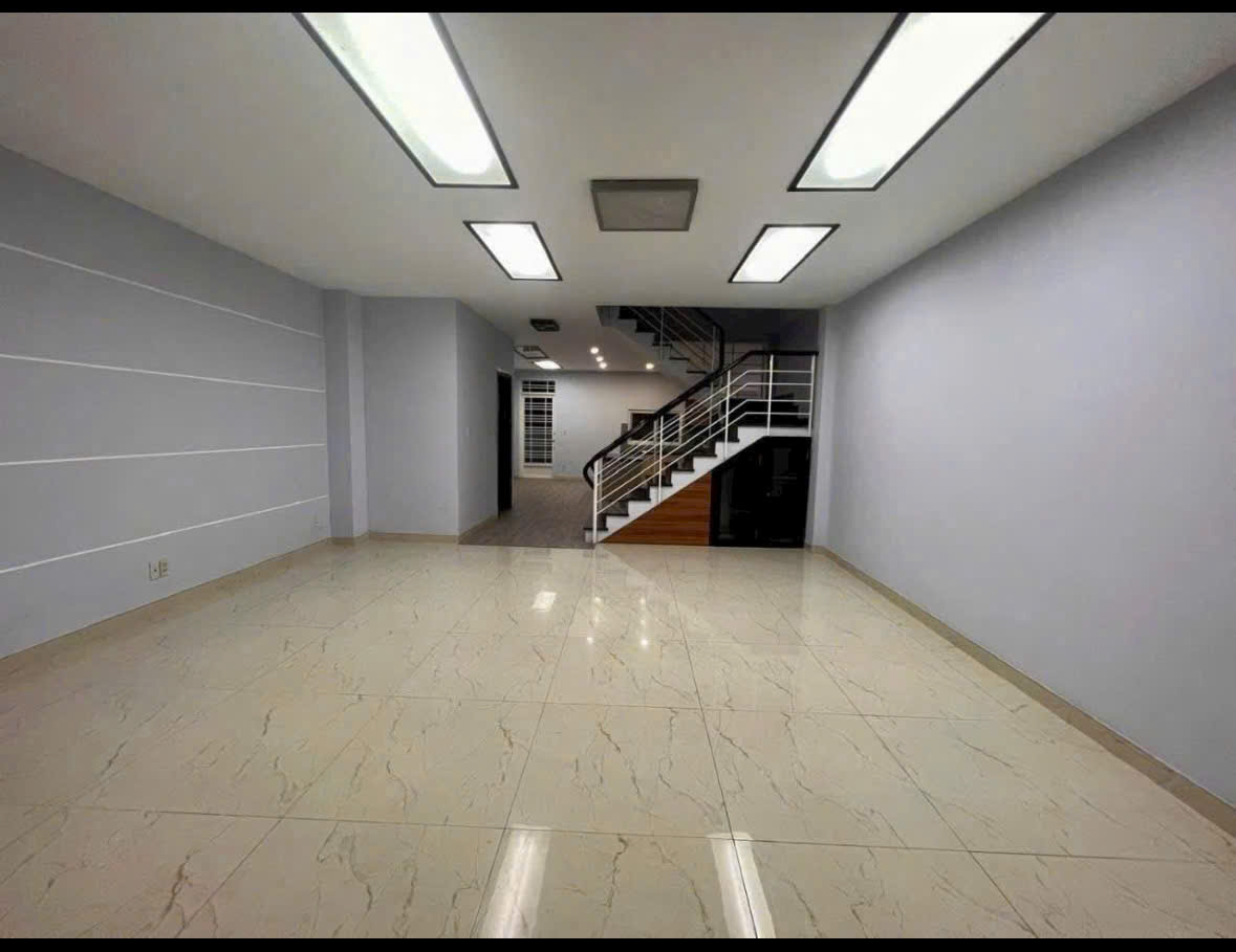 Hình ảnh của Nhà Phố Nguyên Căn Cho Thuê Dài Hạn Cạnh Trường Mầm Non Tân Phong