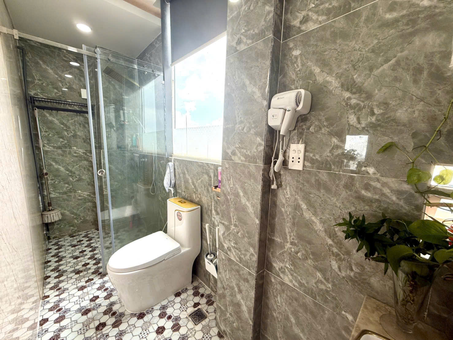 Hình ảnh của Bán Căn Hộ Dịch Vụ - Mặt Tiền Đường Tân Mỹ - Thu Nhập Ổn Định