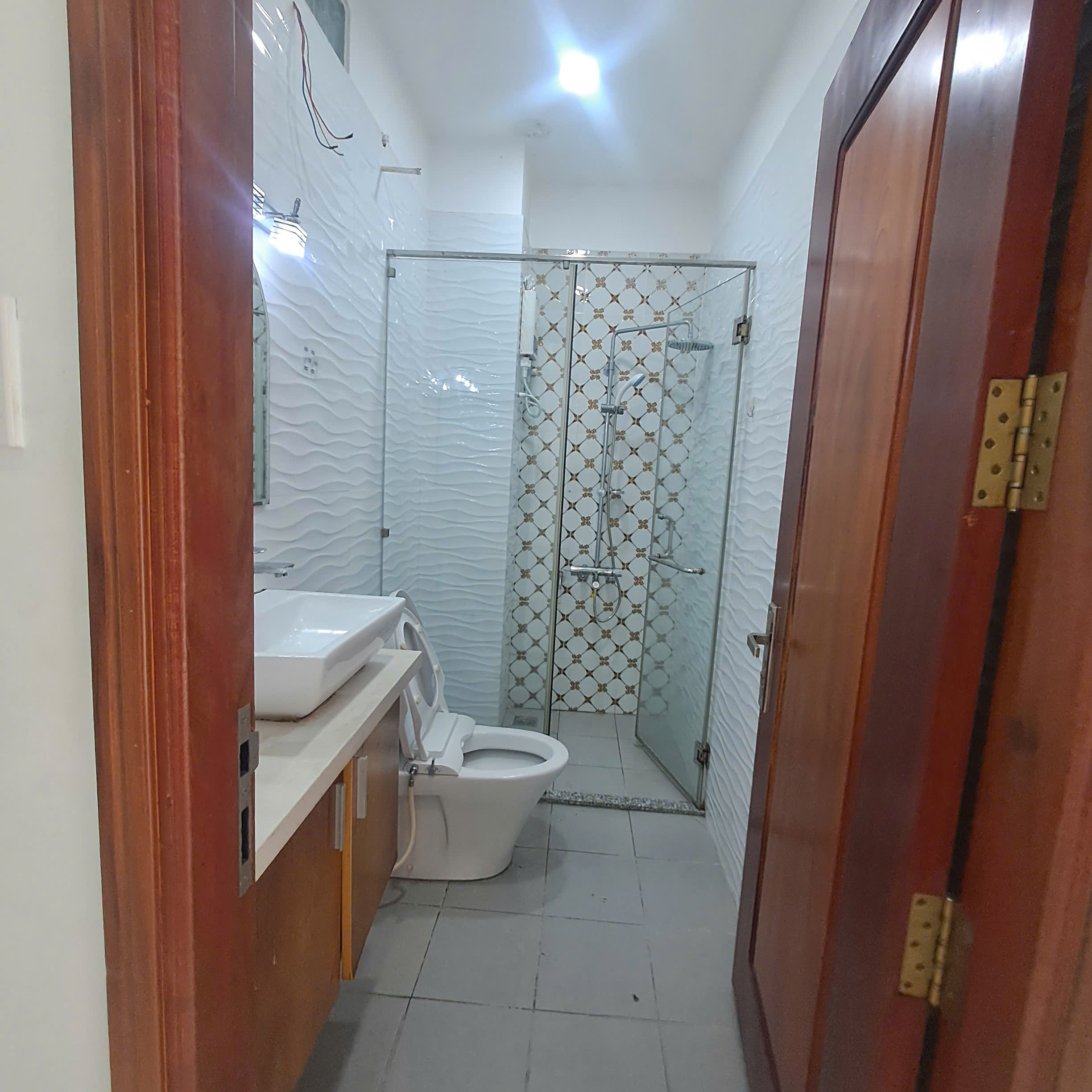 Hình ảnh của Nhà Nguyên Căn Cạnh Nguyễn Thị Thập Gần Lotermart