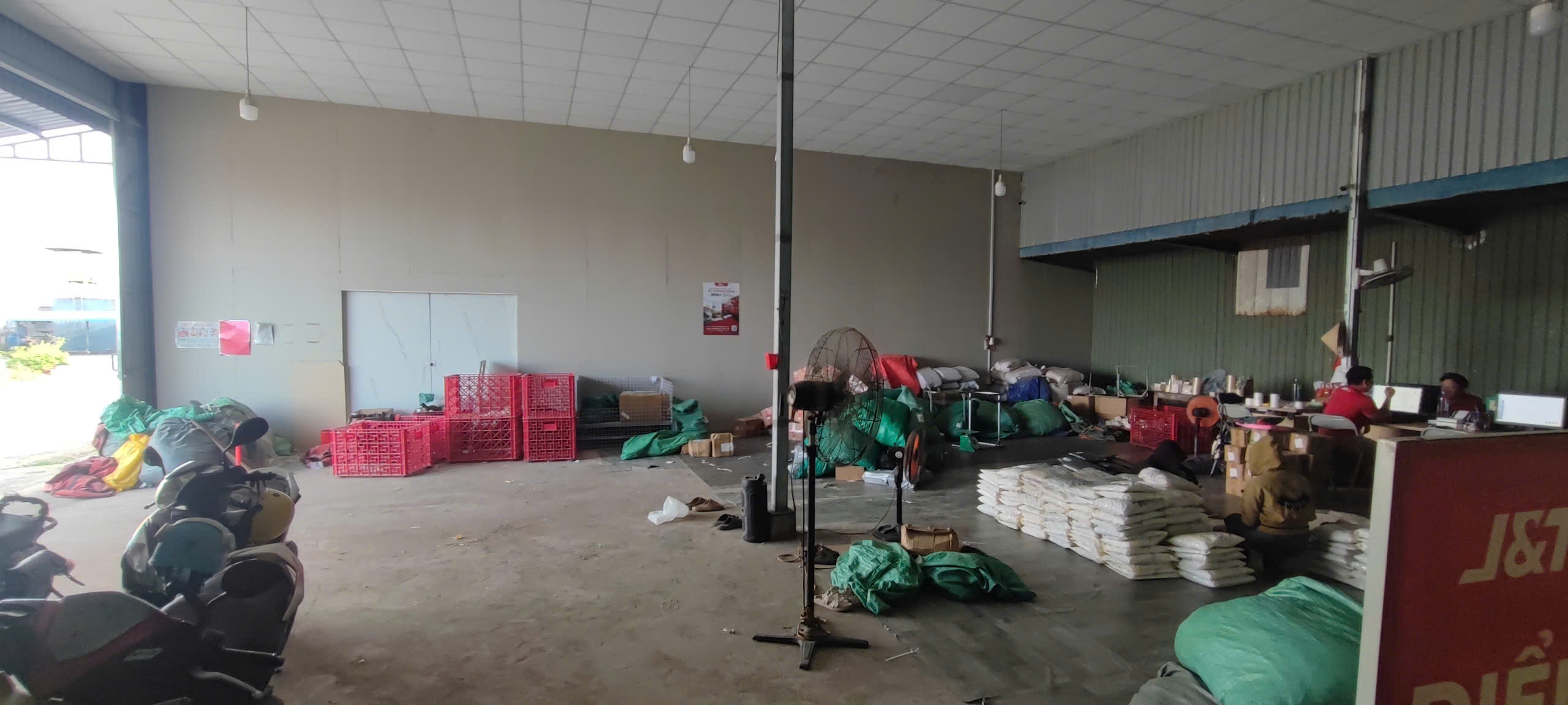 Hình ảnh của Cho Thuê Kho 300M² Đường Bùi Văn Ba, Quận 7 – Giá Tốt, Xe Container Ra Vào Thuận Tiện