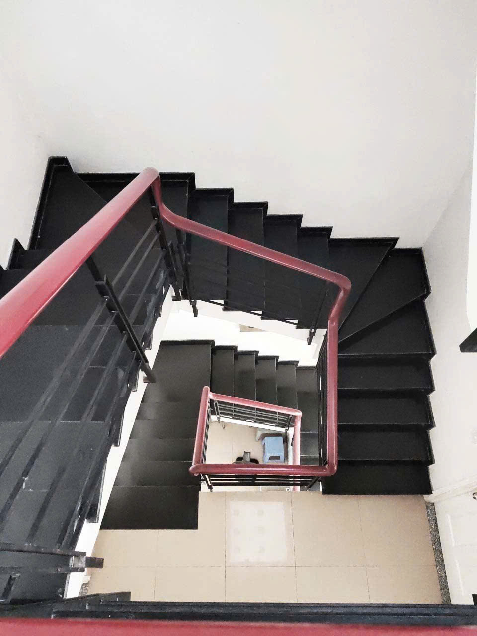 Hình ảnh của Bán Gấp Nhà Phố Hoàng Quốc Việt, Gara Ô Tô, 3 Tầng Chỉ 13 Tỷ