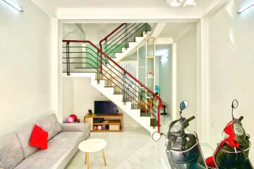 Nhà Mới 2 Lầu Cho Thuê Dài Hạn Tại Huỳnh Tấn Phát.