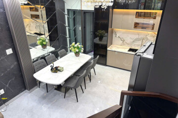 Bán Nhà Mặt Tiền Hẻm Nguyễn Thị Thập, Quận 7 – Vị Trí Vàng, Nội Thất Cao Cấp