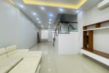 Nhà Phố 3 Lầu Tại  Jamona Golkden Silk