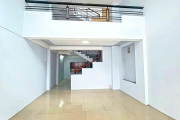 Nhà Nguyên Căn 3 Lầu – Thích Hợp Vừa Ở Vừa Kinh Doanh