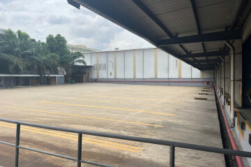 Cần Cho Thuê Kho Tiêu Chuẩn Vị Trí Đắc Địa Nằm Ngay Trung Tâm Kho Vận Logistics Trực Thuộc Khu Công Nghiệp Sống Thần ,Dĩ An ,Bình Dương.