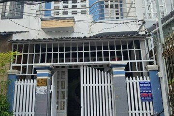 Nhà 5Pn  Trần Xuân Soạn Giá Siêu Tốt Chỉ 15 Triệu/Tháng