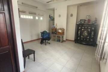 Nhà Phố Có Sân Vườn 3 Lầu Gần Lotermart Cho Thuê Dài Hạn