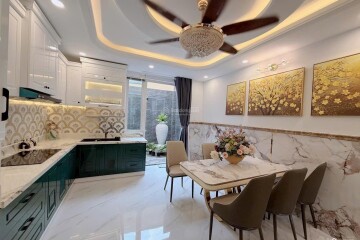 Bán Nhà Đẹp Lung Linh 6 Tầng Có Thang Máy Quận 7