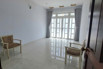 Nhà Nguyên Căn 3 Lầu Cho Thuê Gấp Ngay Mặt Tiền 793 Trần Xuân Soạn.