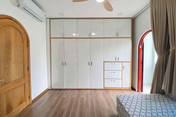 Nhà Cho Thuê Nguyên Căn Mặt Tiền Hẽm 30 Lâm  Văn Bền