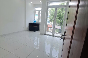 Nhà Nguyên Căn Cạnh Nguyễn Thị Thập Gần Lotermart