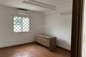 Cho Thuê Nhà Nguyên Căn Hẻm 1135 Huỳnh Tấn Phát