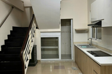 Nguyên Căn Hẻm Xe Hơi Nguyễn Văn Linh Cạnh Kcx