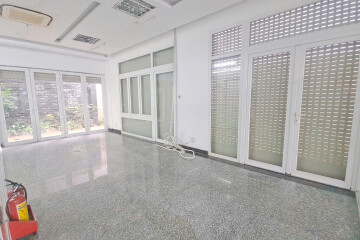Văn Phòng 120M2 Tại Him Lam Gần Lotermart