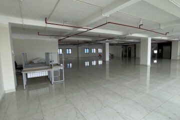 Văn Phòng  350M2 Tầng 3 Tại Huỳnh Tấn Phát.
