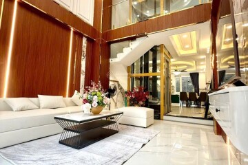 Bán Nhà Đẹp Lung Linh 6 Tầng Có Thang Máy Quận 7
