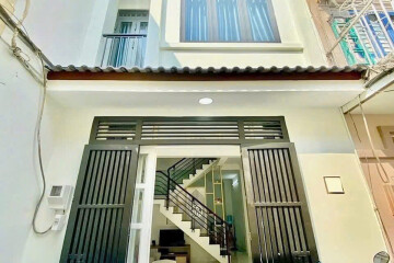 Nhà Mới 2 Lầu Cho Thuê Dài Hạn Tại Huỳnh Tấn Phát.