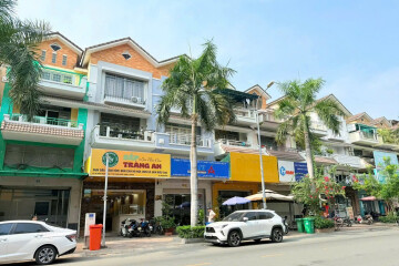 Sang Quán Ăn Mặt Tiền Trần Trọng Cung Full Nội Thất