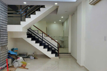 Nguyên Căn 2 Lầu Đường Số Cạnh Chợ Tân Mỹ.