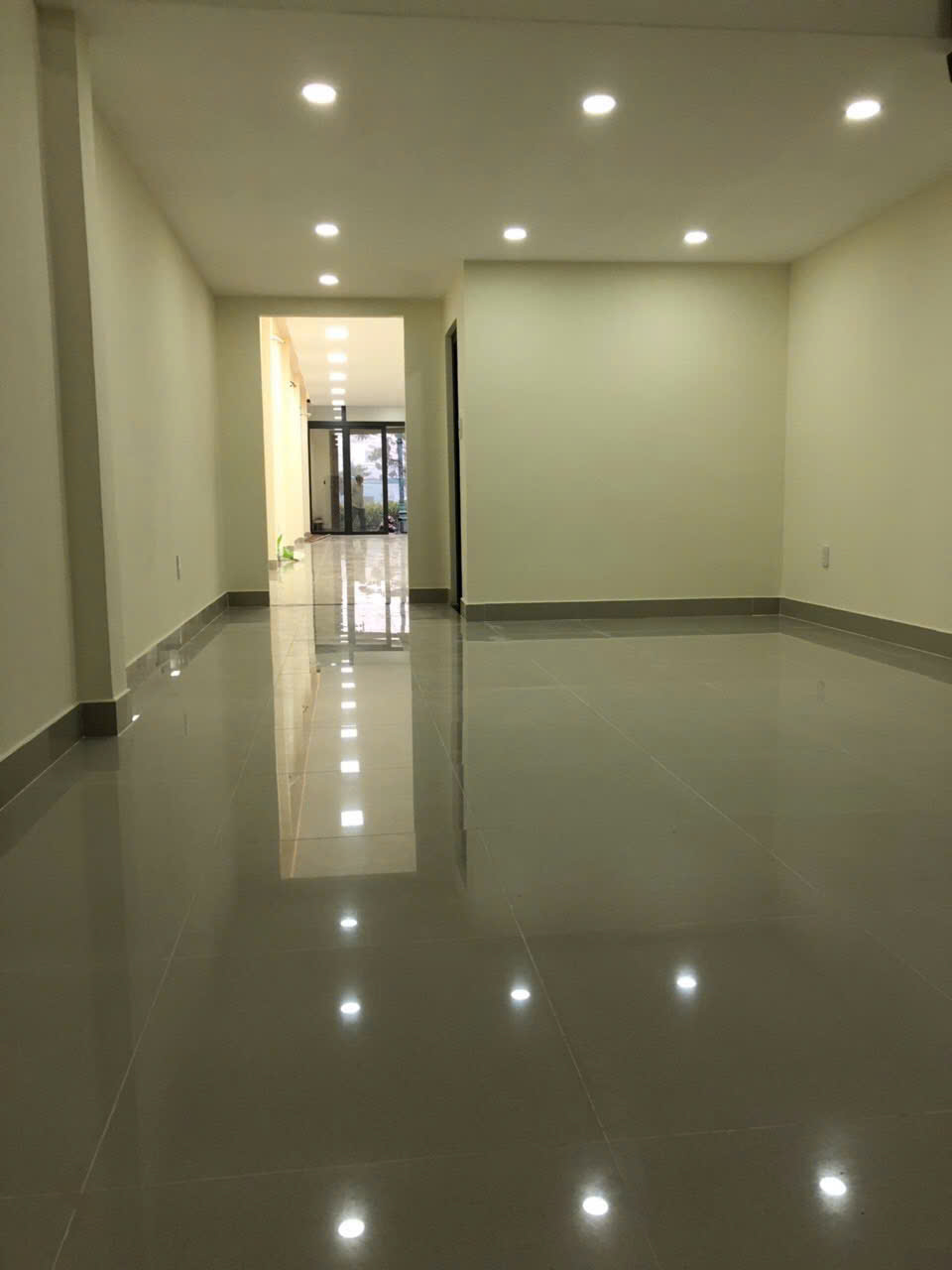 Hình ảnh của Nhà Cấp 4 Nguyên Căn Mặt Tiền Đường Nhánh Nguyễn Văn Linh .