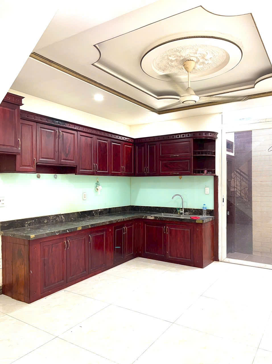 Hình ảnh của Cho Thuê Ngay 4Pn, 5Wc, 1 Trệt + 3 Lầu, Khu An Ninh Phú Mỹ Q7