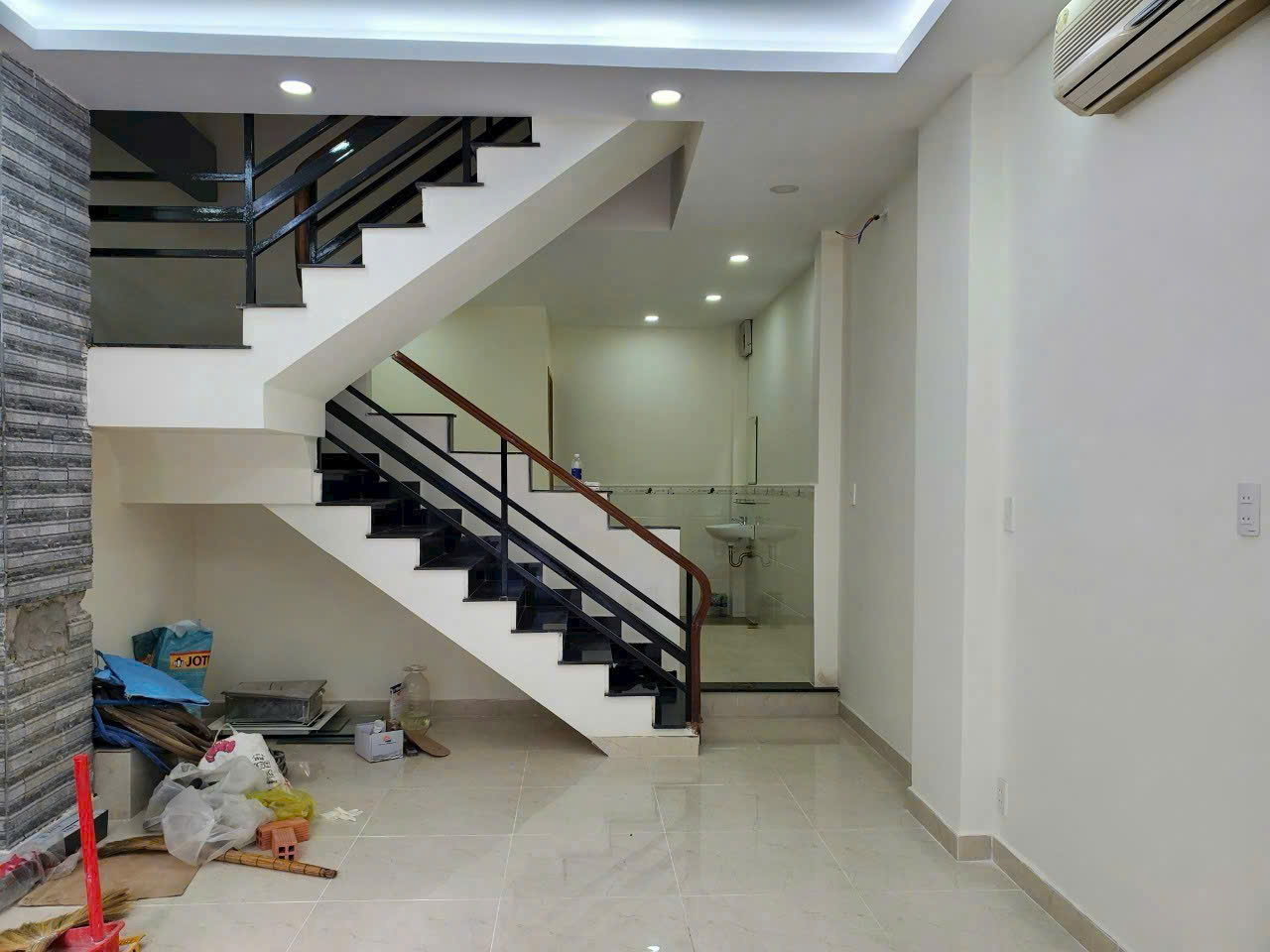 Hình ảnh của Nguyên Căn 2 Lầu Đường Số Cạnh Chợ Tân Mỹ.