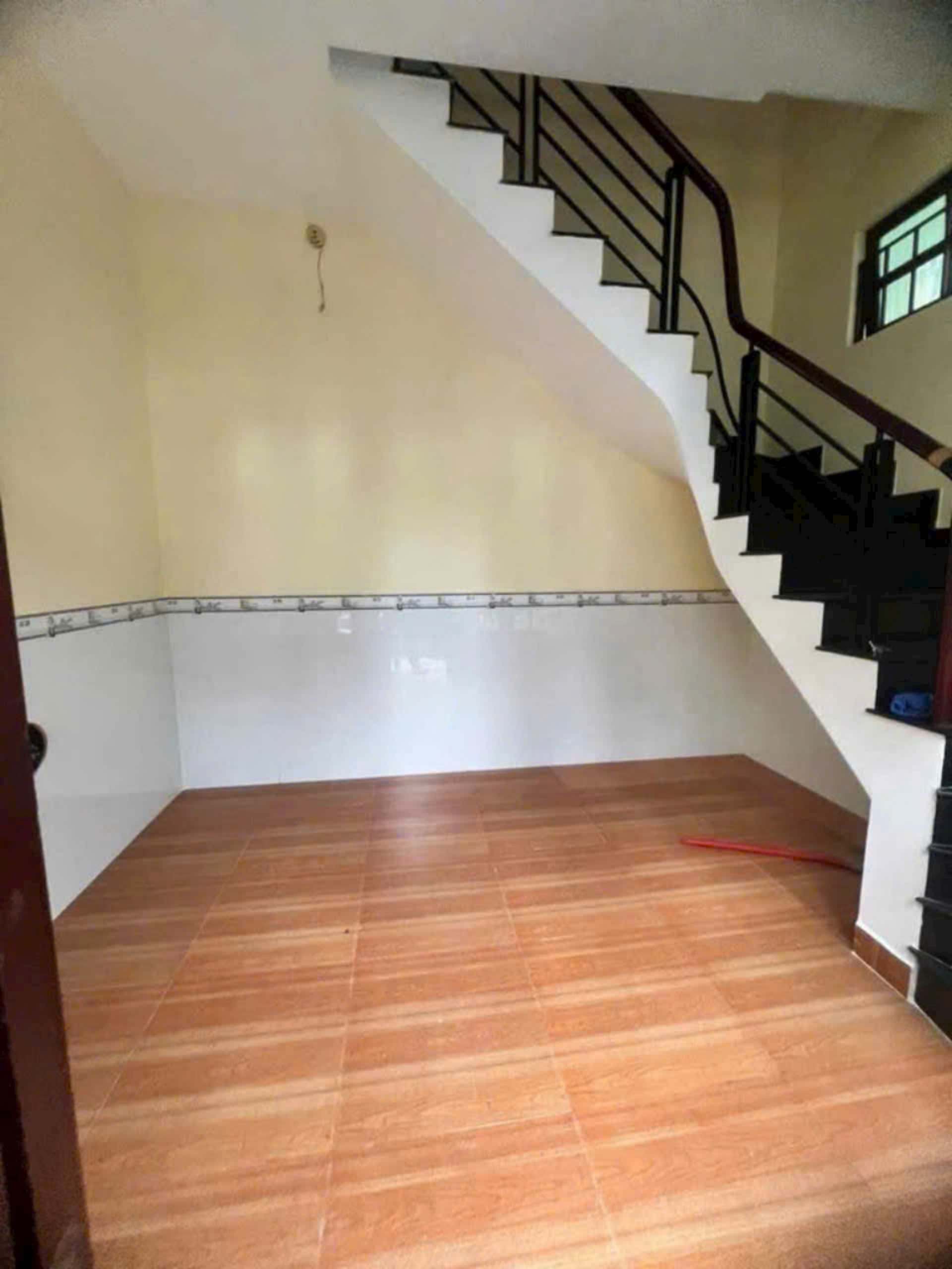 Hình ảnh của Nhà Góc 2 Mặt Tiền Hẻm Xe Hơi Đường Tân Mỹ Ngay Đh Maketting
