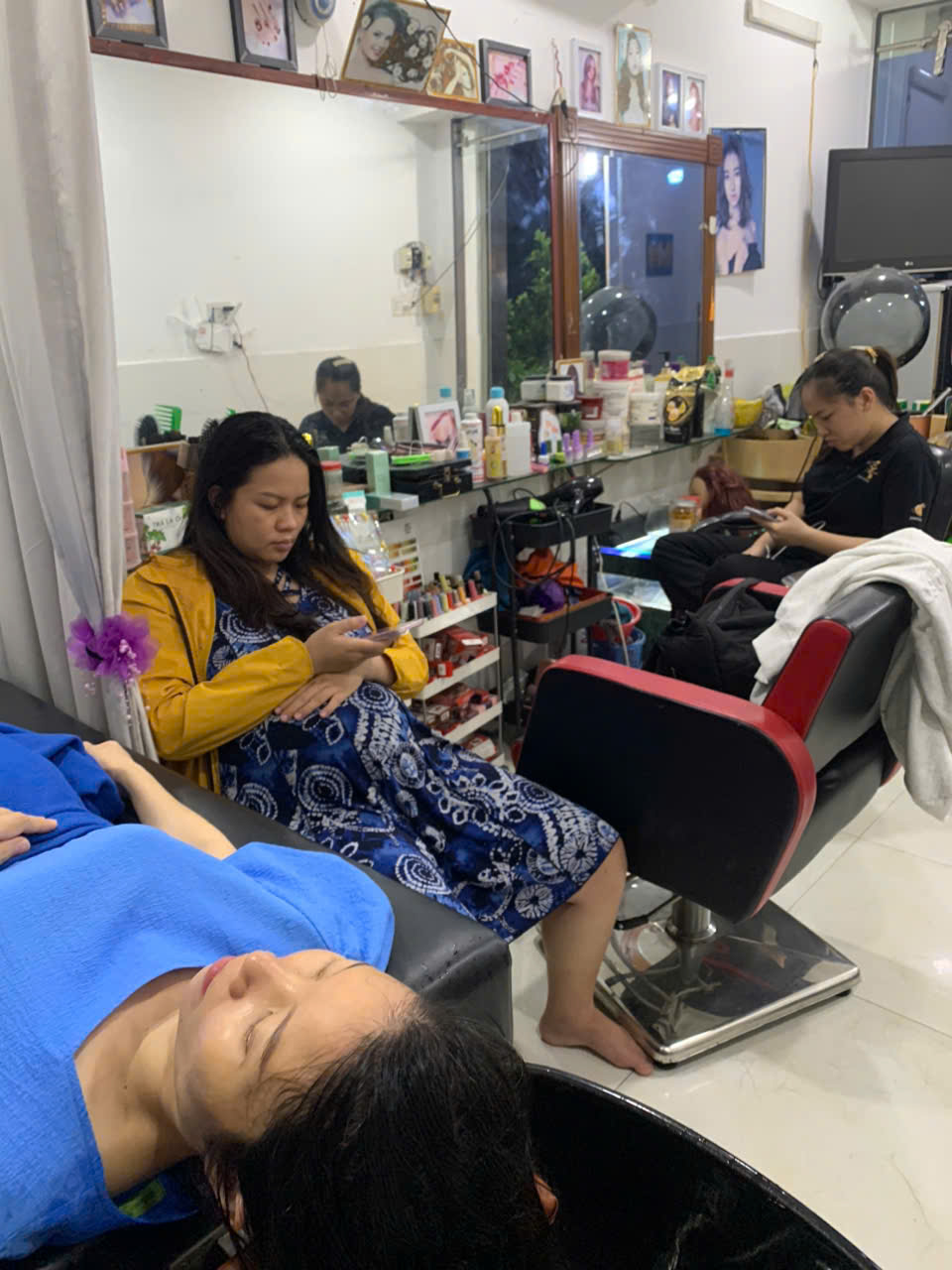 Hình ảnh của Sang Lại Quán Tóc + Cf Full Thiết Bị Chỉ Với 60 Triệu!